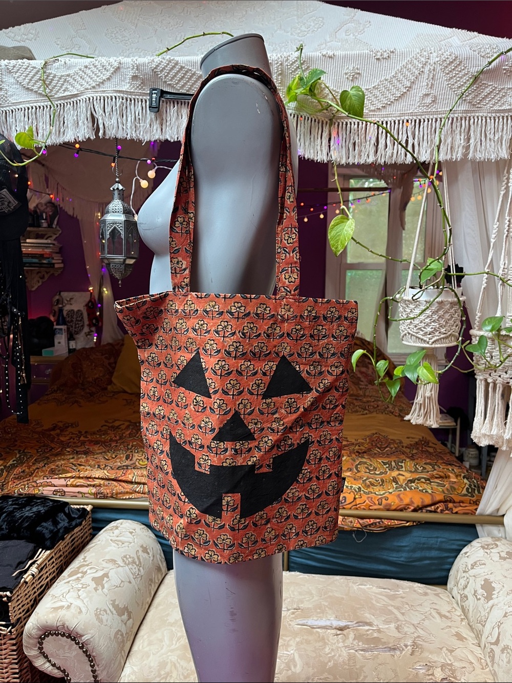 Halloween pumpkin jack-o-lantern floral print tote bag